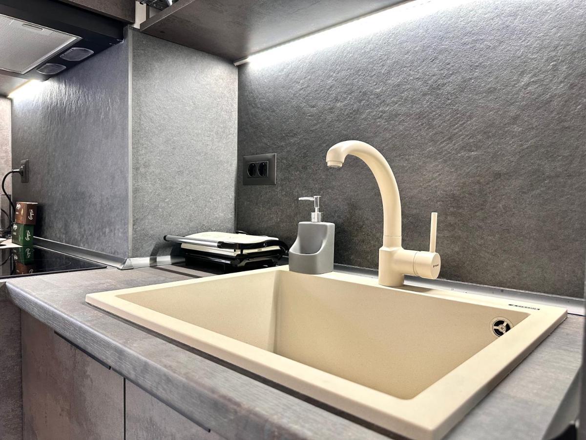 יאליסוס Seaside Deluxe Apartment מראה חיצוני תמונה